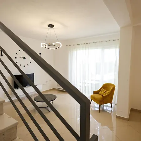 Lura * Plazhi San Pietro