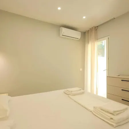 Lura Apartment Plazhi San Pietro